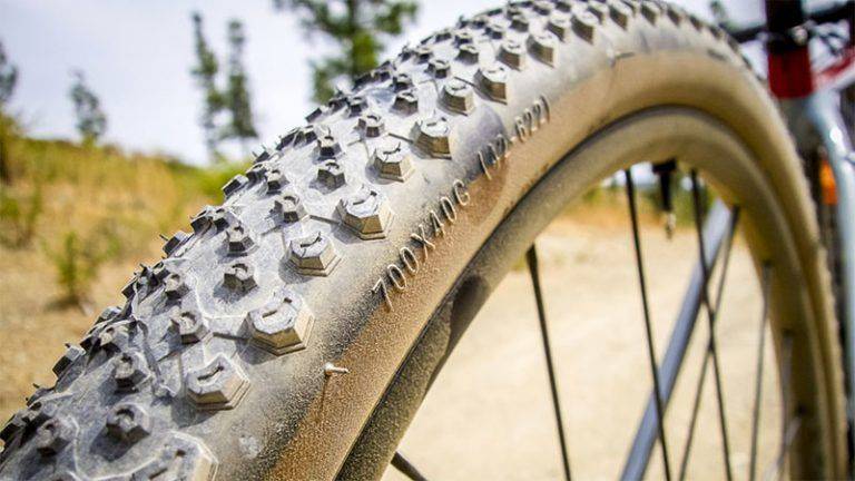 ¿Qué presión de neumáticos uso en bicis de Gravel?