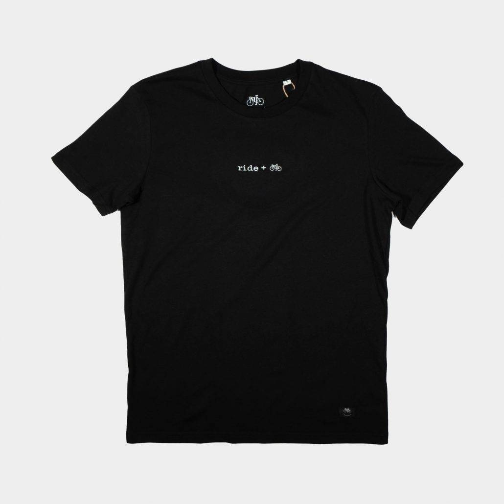 Camiseta Ride es la camiseta negra de Chela Clo para los riders